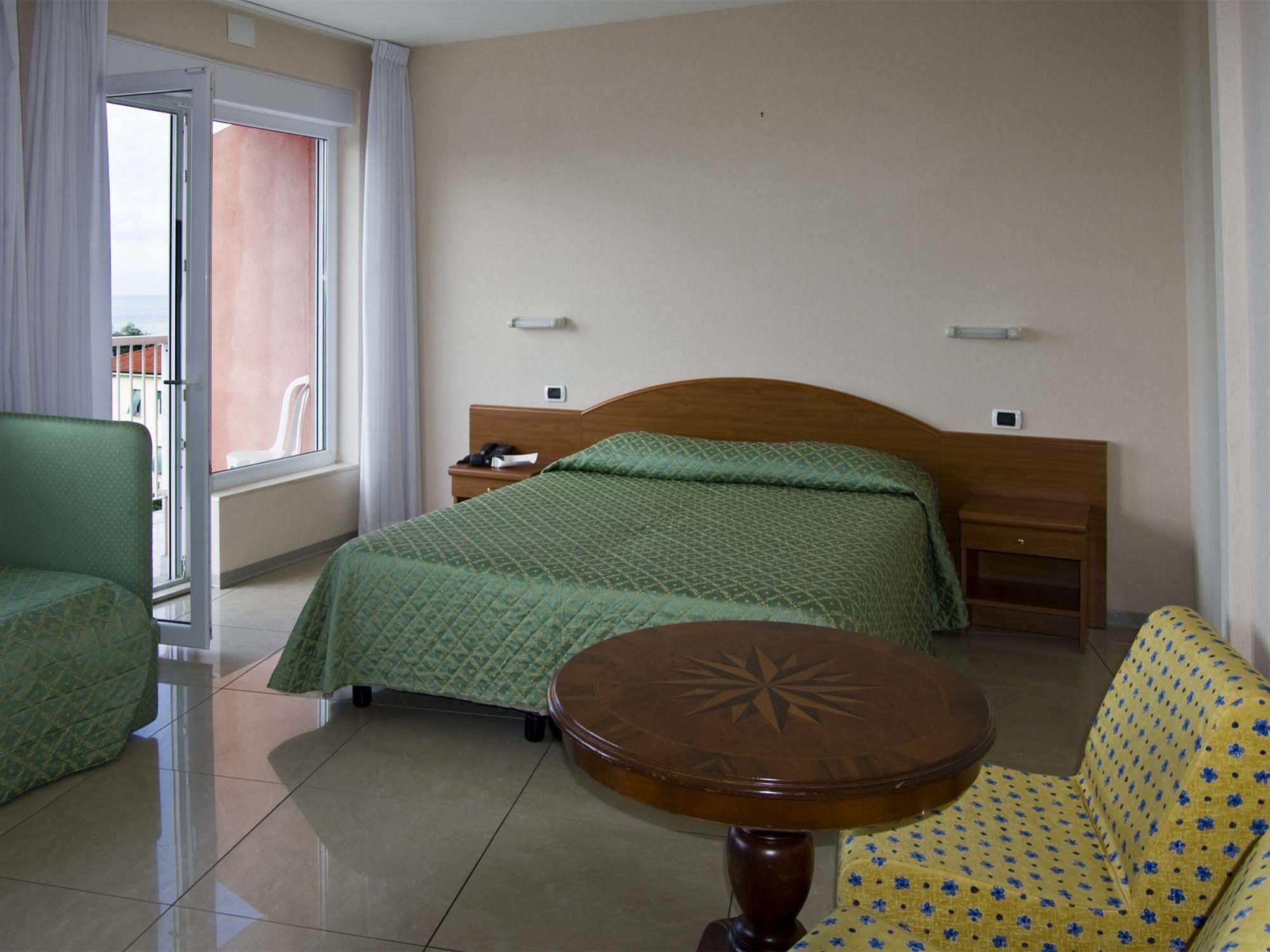 Hotel Cristallo Lerici Ngoại thất bức ảnh